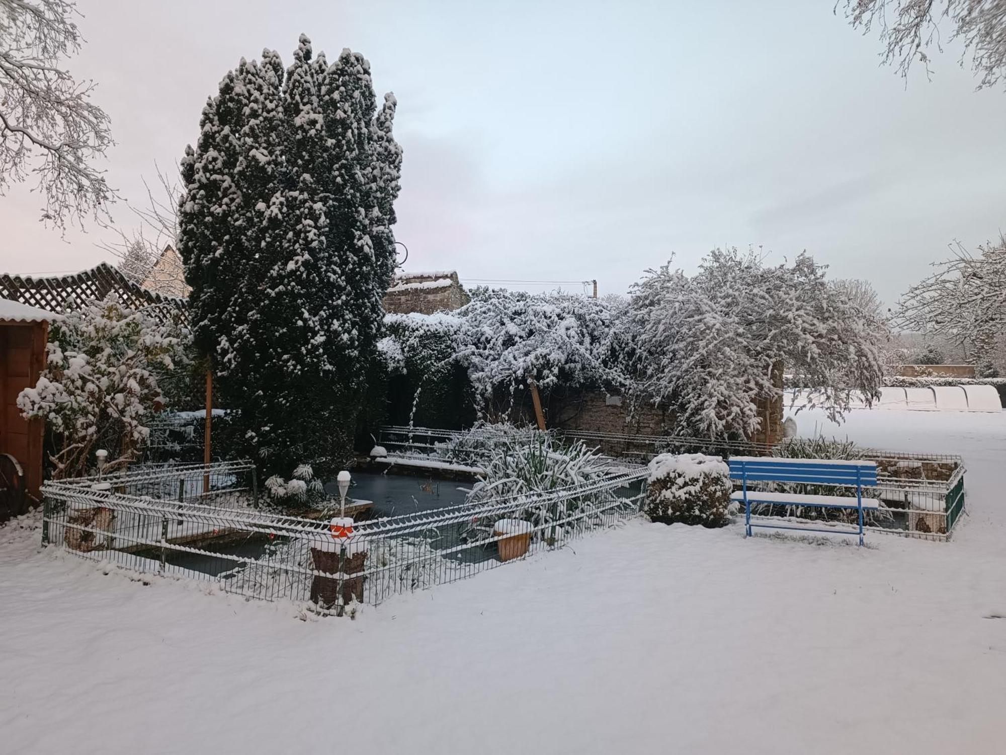 Gite 4 Personnes Avec Piscine Et Bain Nordique Proche Des Plages Du Debarquement Le Manoir  Exterior photo