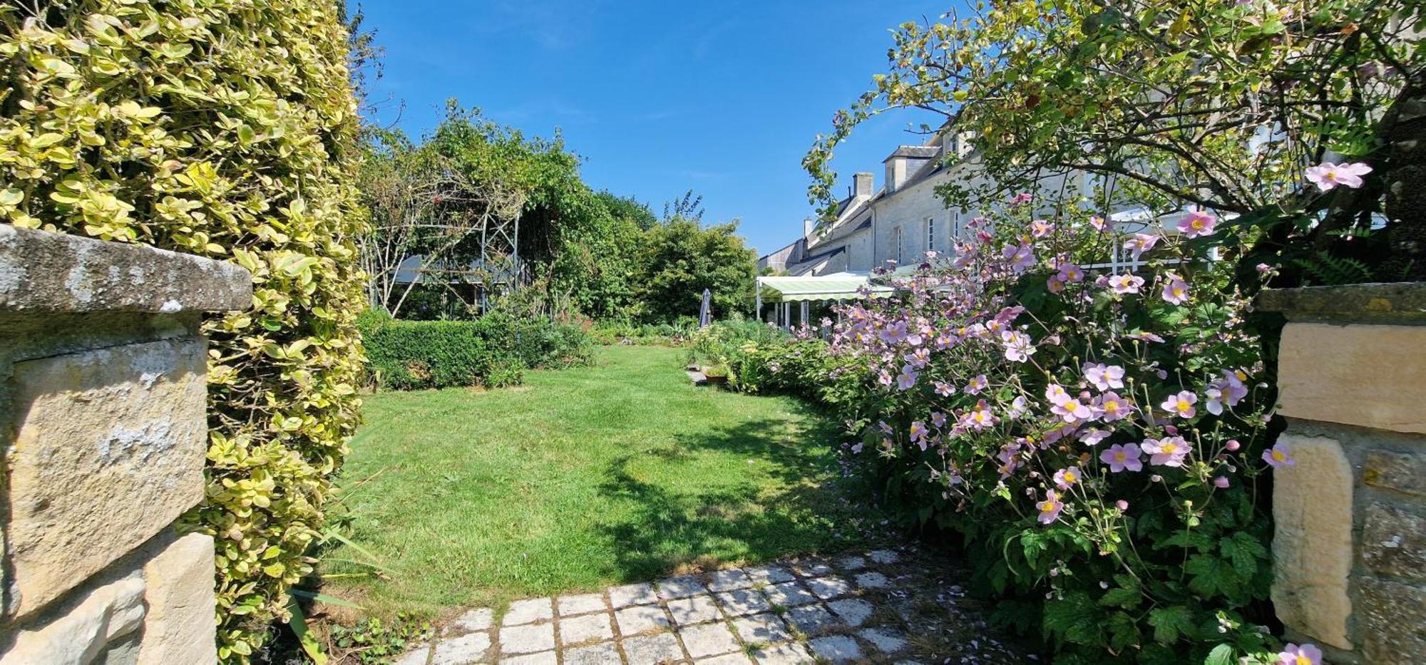 Gite 4 Personnes Avec Piscine Et Bain Nordique Proche Des Plages Du Debarquement Le Manoir  Exterior photo