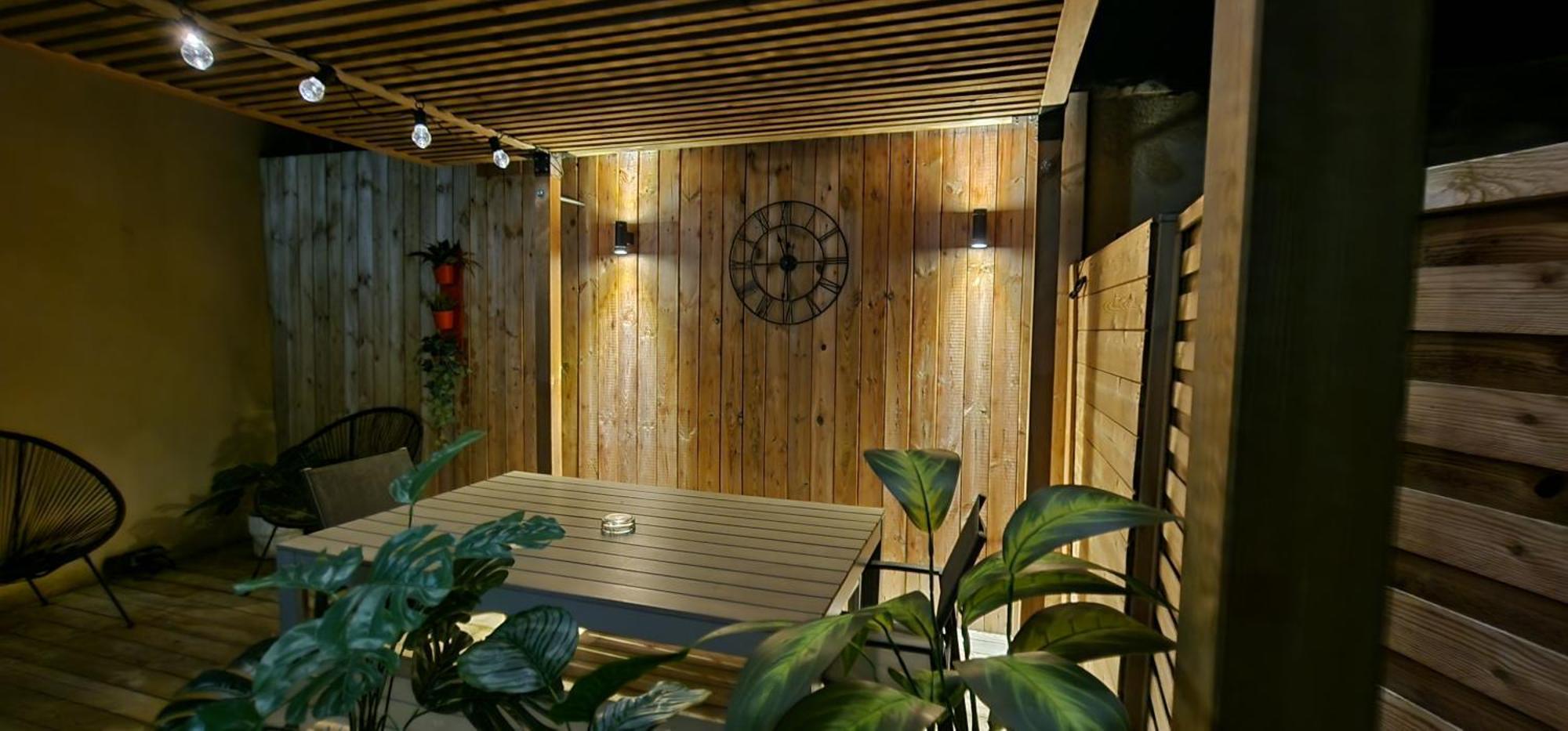 Gite 4 Personnes Avec Piscine Et Bain Nordique Proche Des Plages Du Debarquement Le Manoir  Exterior photo